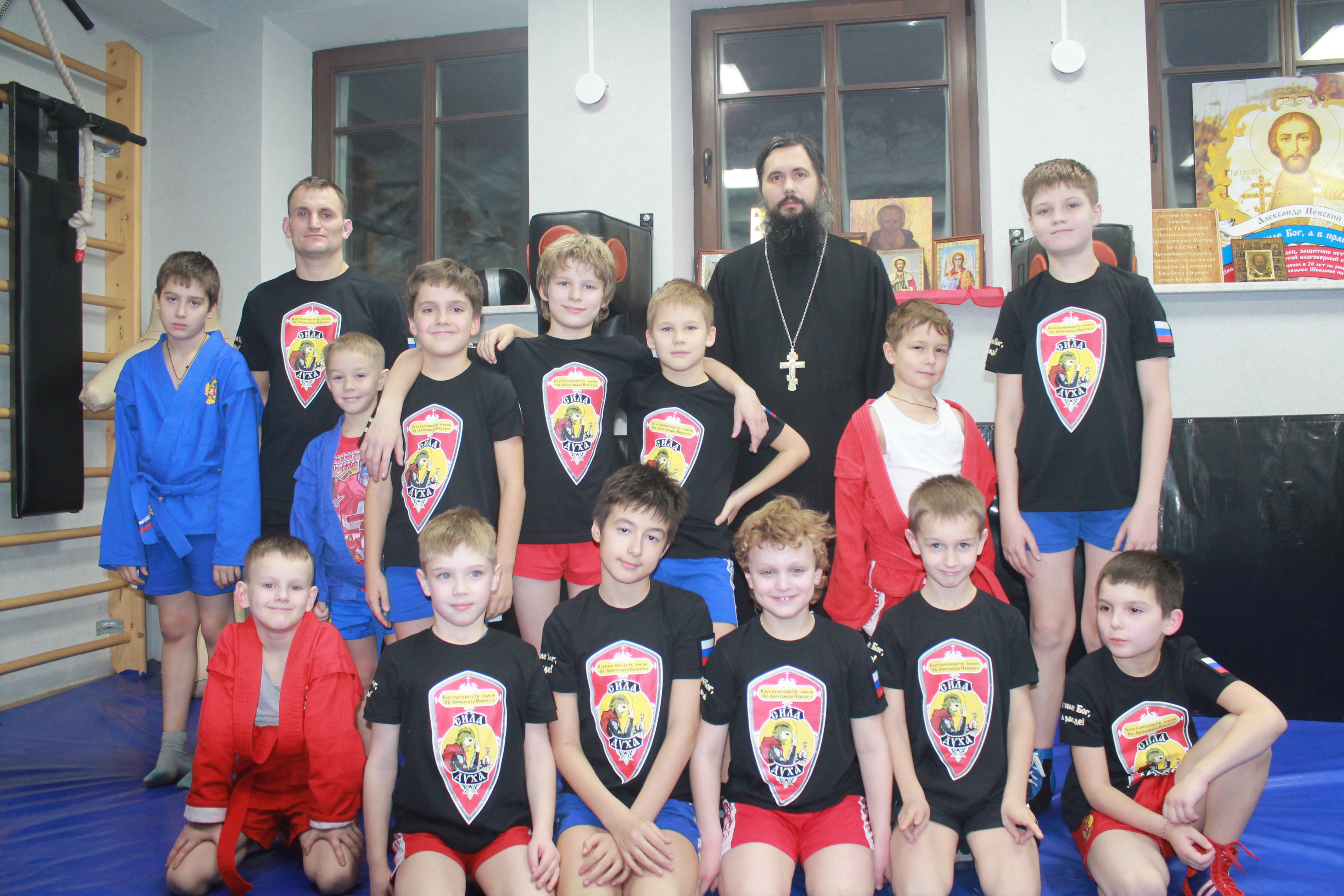 Вручение клубных футболок