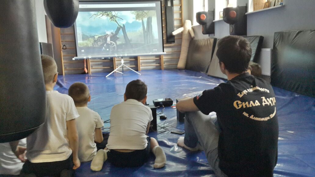 Просмотр патриотического кино