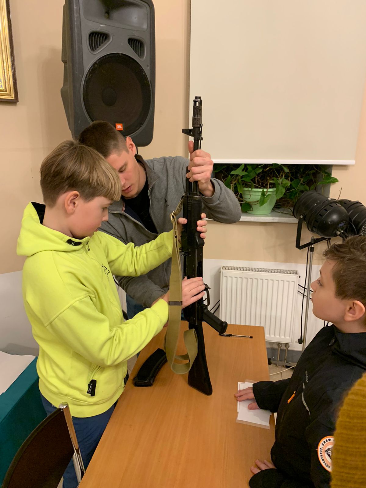 Уроки по разборке и сборке АК-47